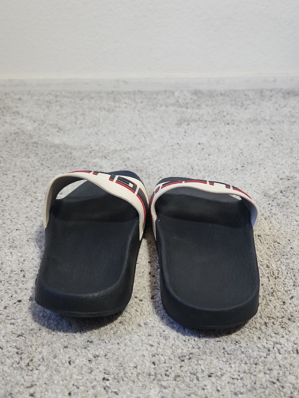 Gucci Stripe Rubber Pool Slide in Ecru Style 522884 Size 38 Women's 8 - Picture 6 of 15
